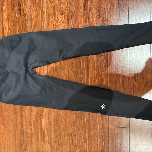 ALO Yoga Black Ribbed leggings - Picture 2 of 3